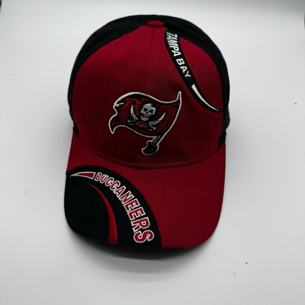 Vintage Tampa Bay Buccaneers Hat NFL Football Cap Red Black Adjustable
